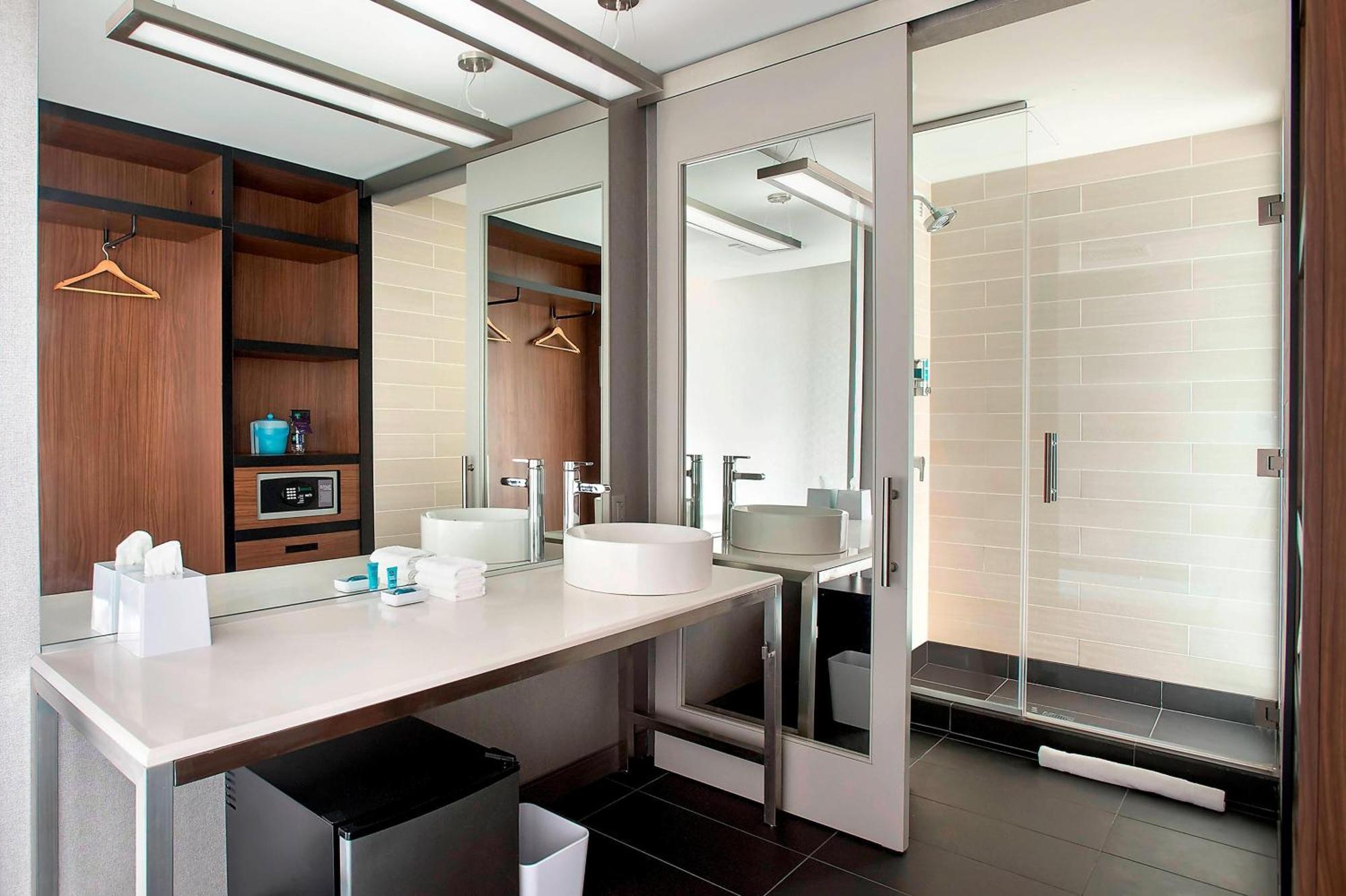 Aloft Buffalo Airport Чийктоуага Екстериор снимка