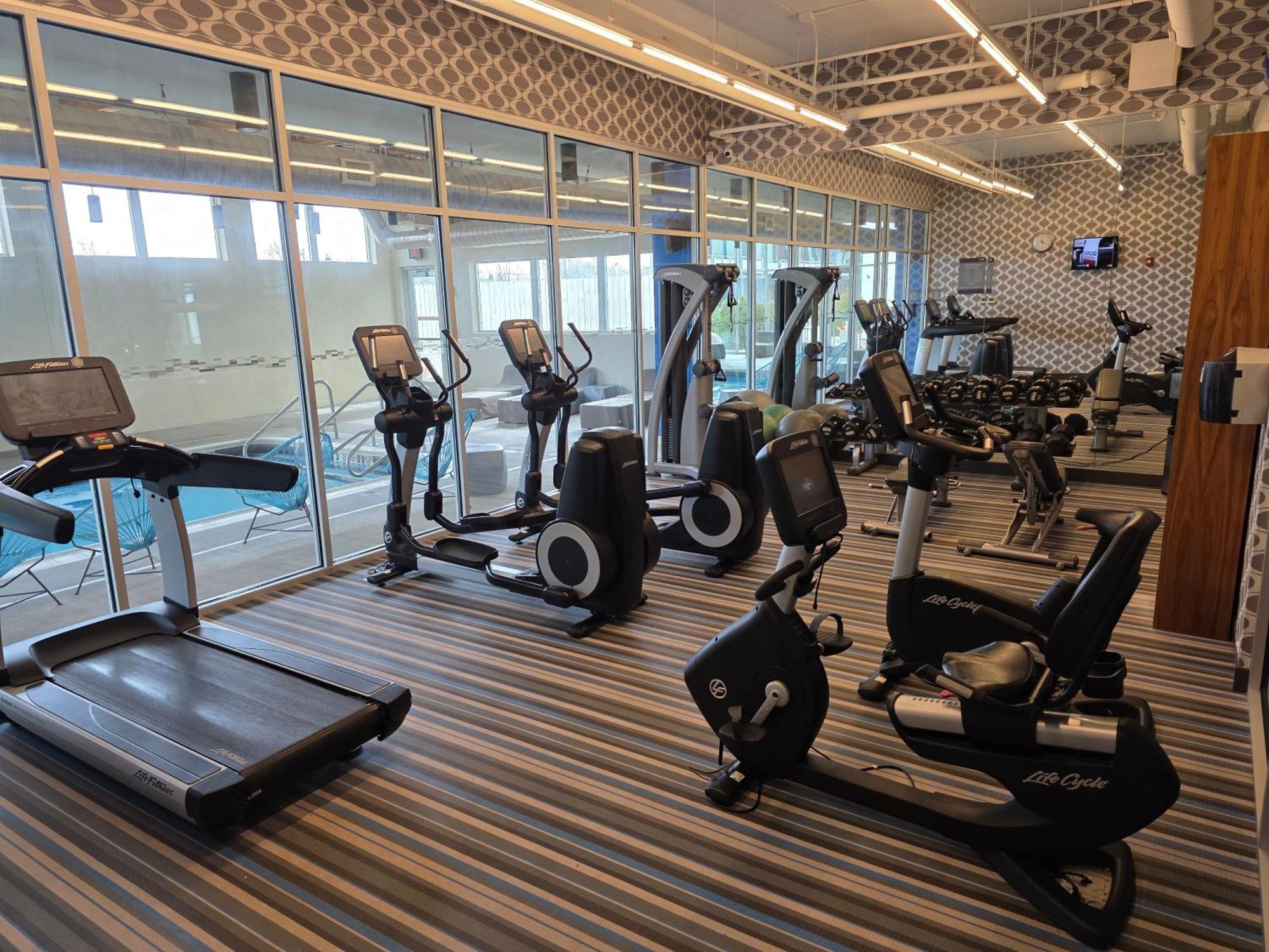 Aloft Buffalo Airport Чийктоуага Екстериор снимка