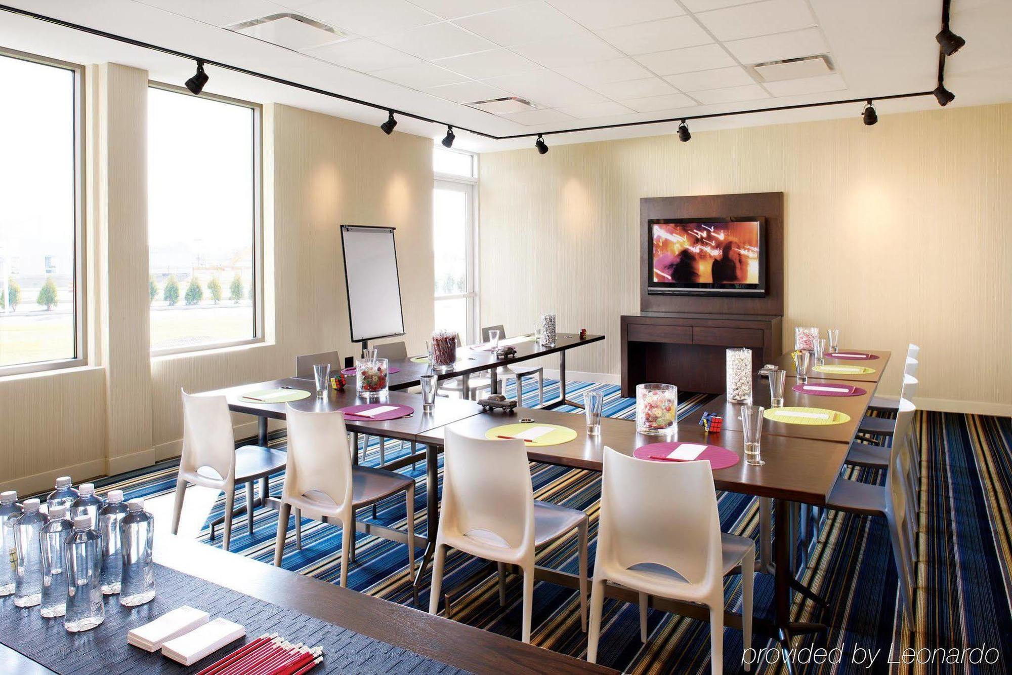 Aloft Buffalo Airport Чийктоуага Екстериор снимка