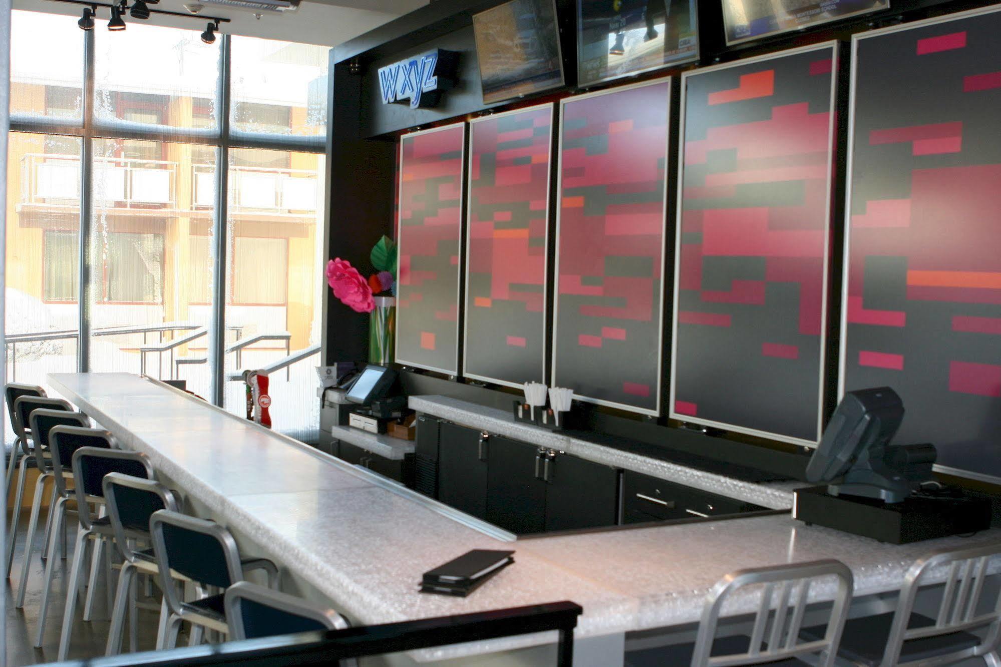 Aloft Buffalo Airport Чийктоуага Екстериор снимка