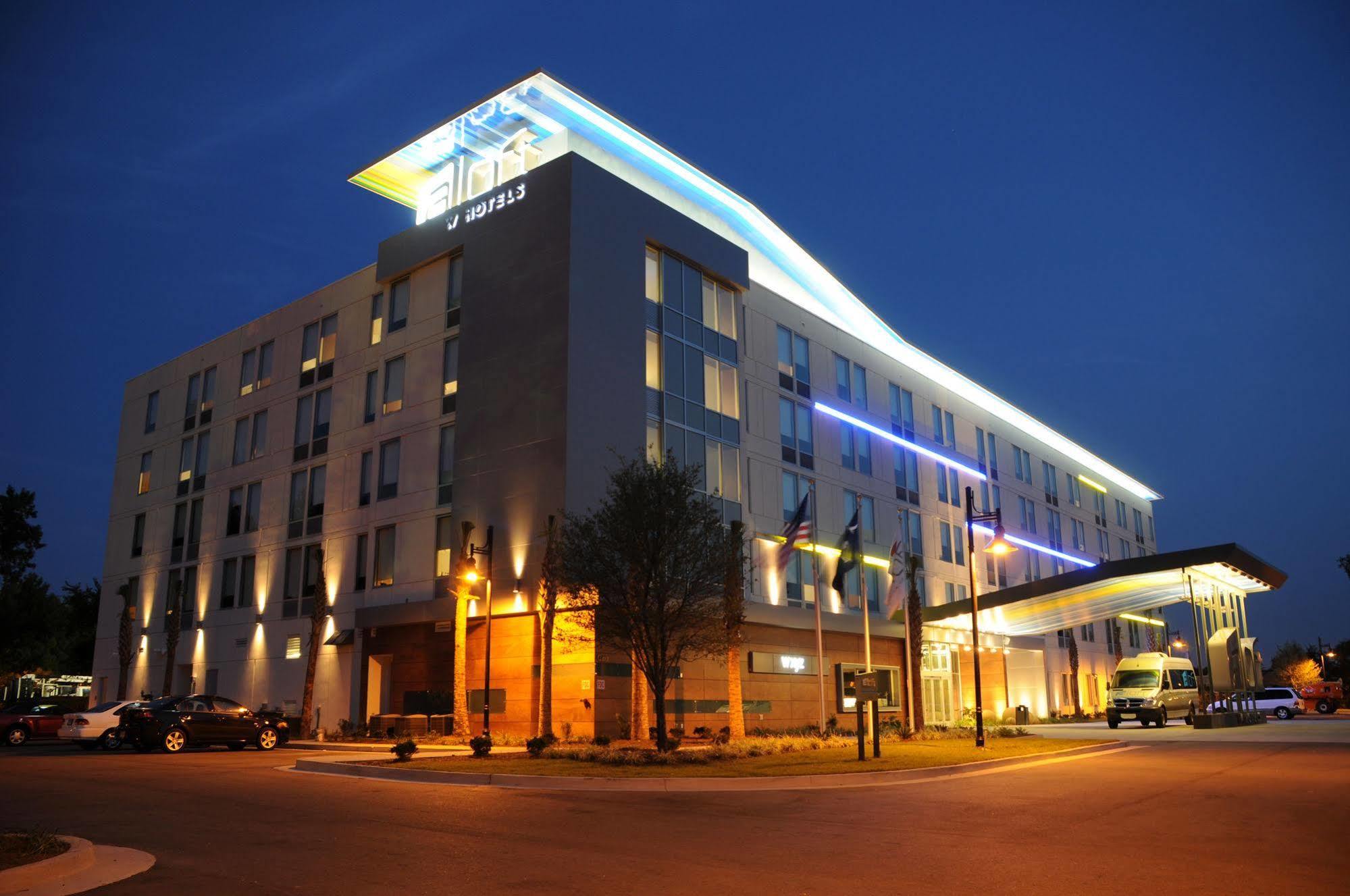 Aloft Buffalo Airport Чийктоуага Екстериор снимка